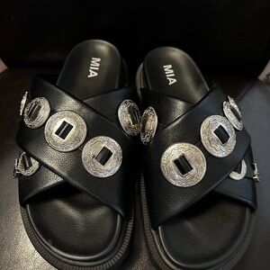 MIA Embossed Black Slide Sandals with Silver Concho Accents Western size 9.